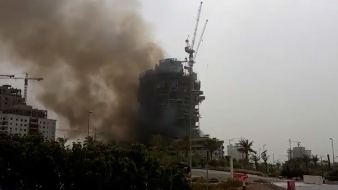 Βίντεο: Τεράστια φωτιά σε ουρανοξύστη στο Ντουμπάι